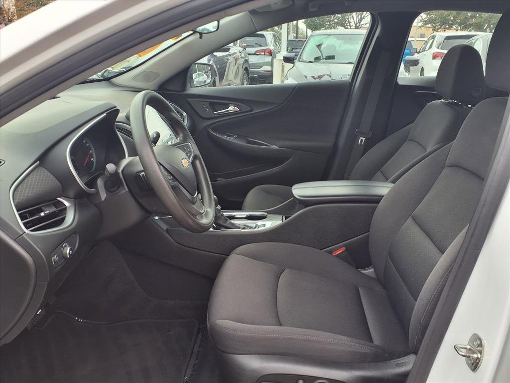 Used 2023 Chevrolet Malibu LT image 16