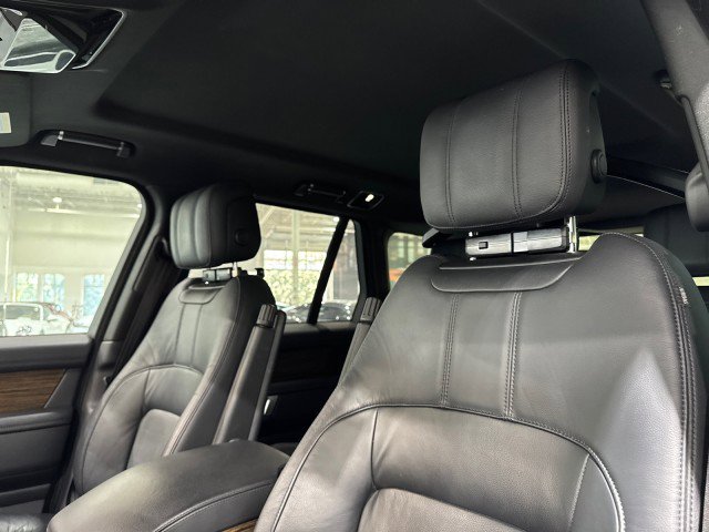 Used 2018 Land Rover Range Rover image 42