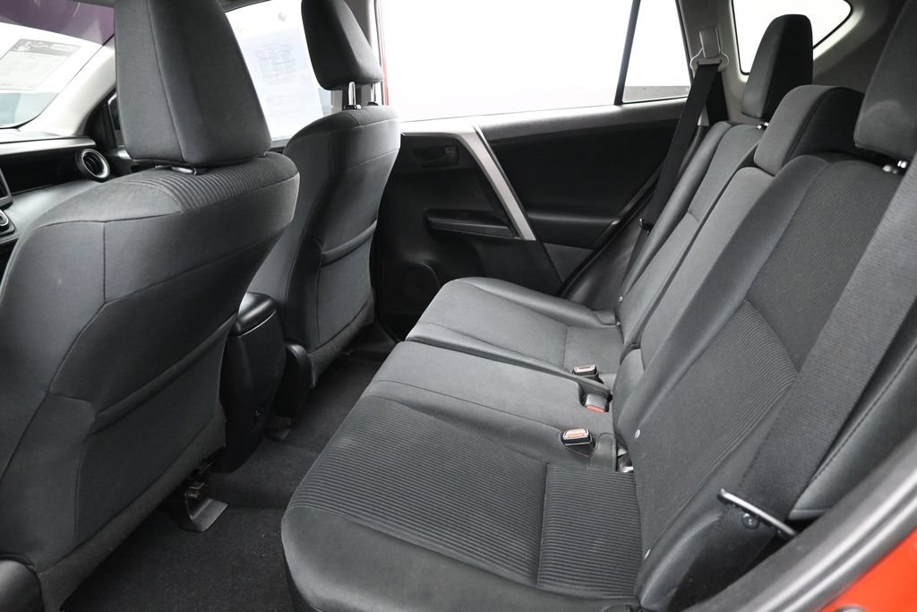 Used 2016 Toyota RAV4 LE AWD/4WD image 11