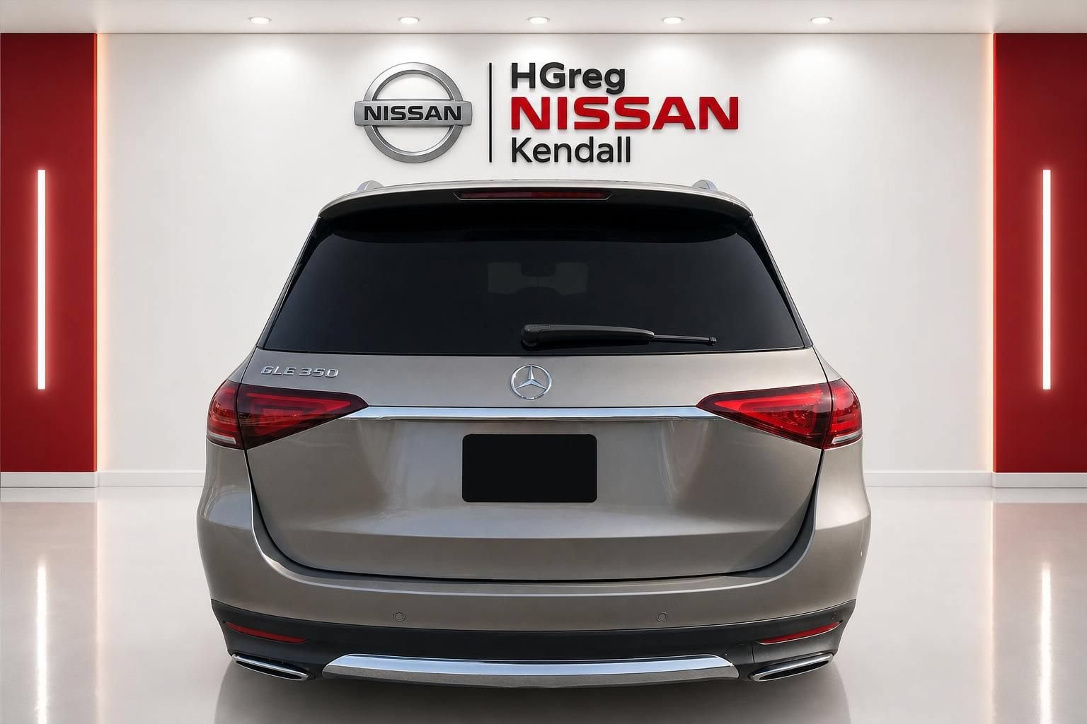 Used 2021 Mercedes-Benz GLE 350 w/ Premium Package image 6