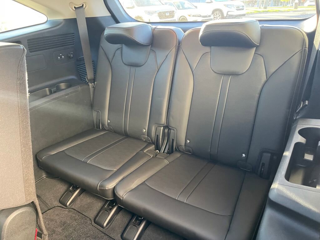 Used 2024 Kia Sorento S image 20