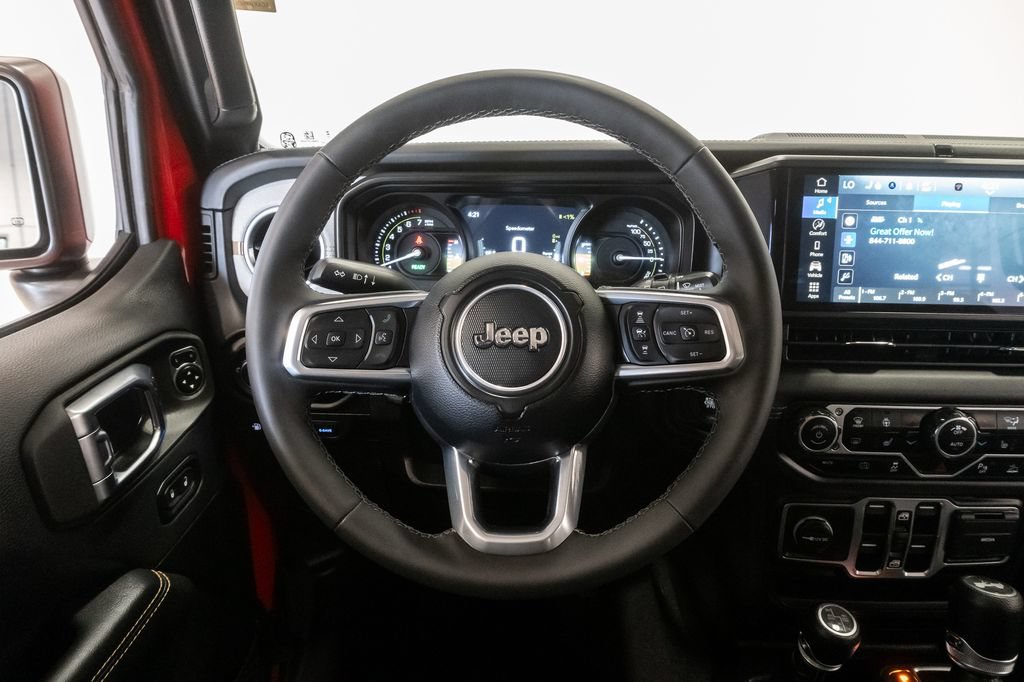 Used 2025 Jeep Wrangler Unlimited Sahara w/ Safety Group AWD/4WD image 13