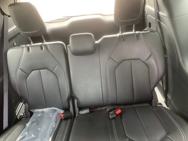 Used 2025 Chrysler Pacifica Select FWD image 24