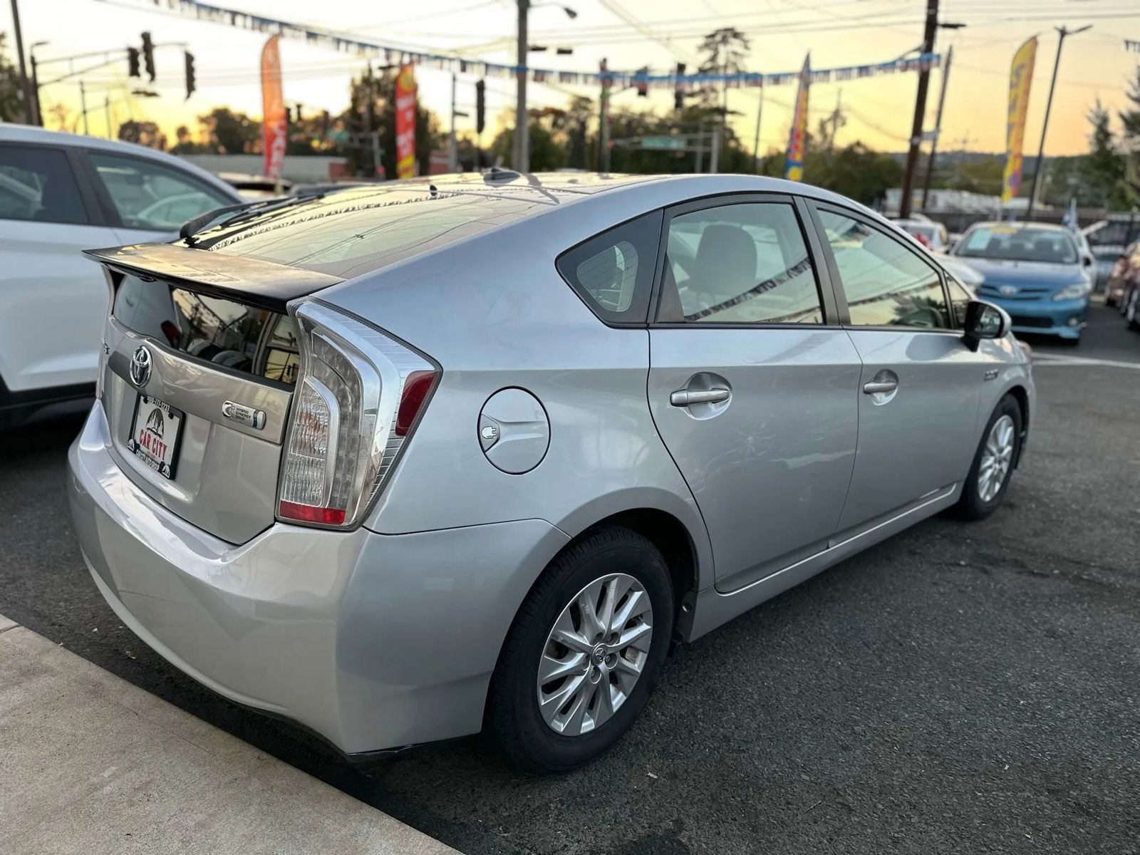 Used 2014 Toyota Prius Plug-In Hybrid image 5