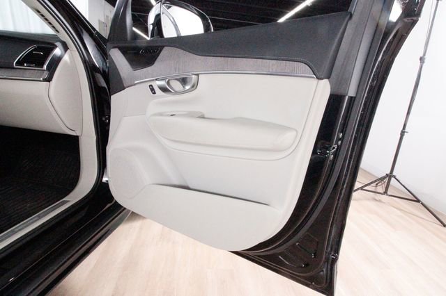Certified 2024 Volvo XC90 T8 Ultimate w/ Protection Package Premier image 19