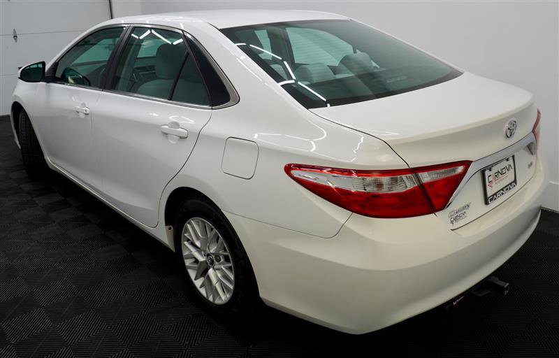 Used 2016 Toyota Camry LE FWD image 6