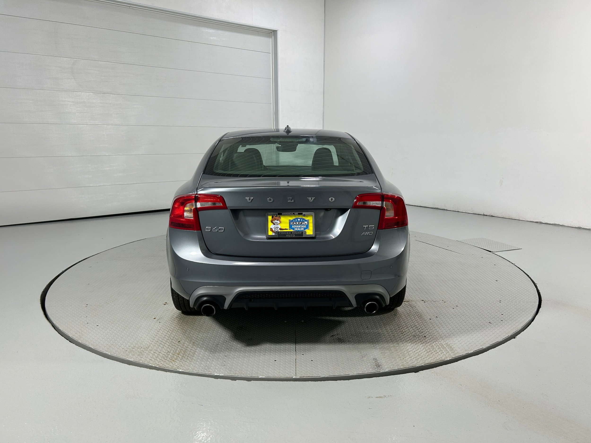 Used 2018 Volvo S60 T5 Dynamic w/ Vision Package image 30