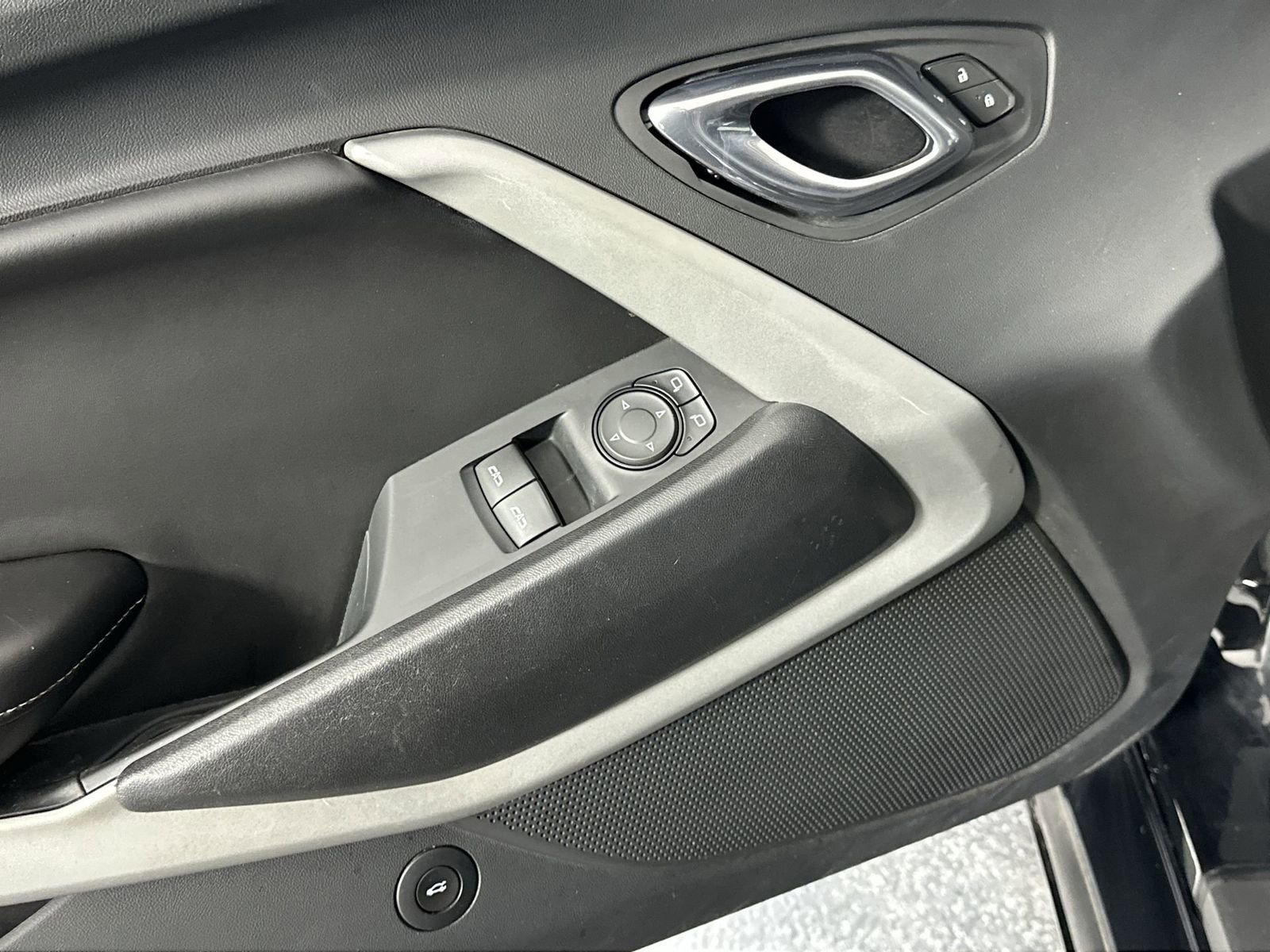 Used 2017 Chevrolet Camaro LT image 17