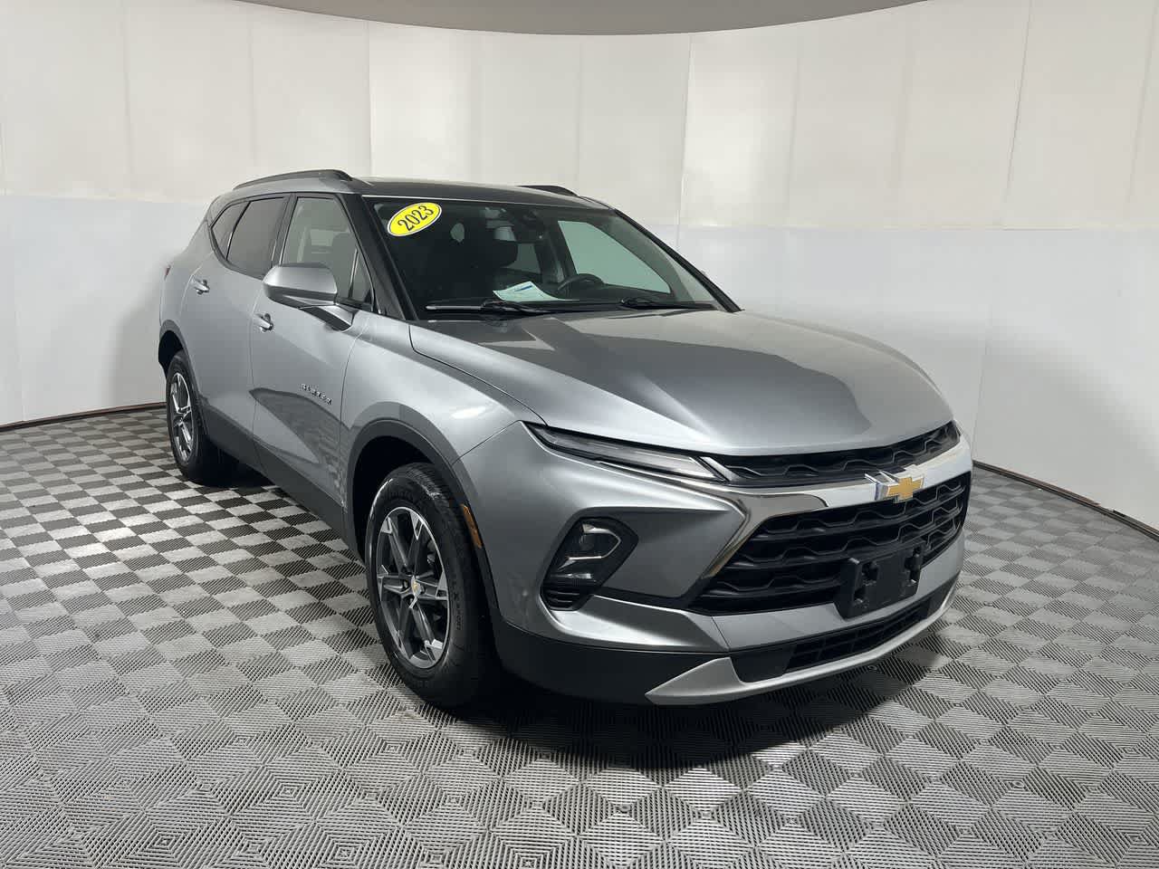 Used 2023 Chevrolet Blazer LT w/ Convenience Package AWD/4WD image 2