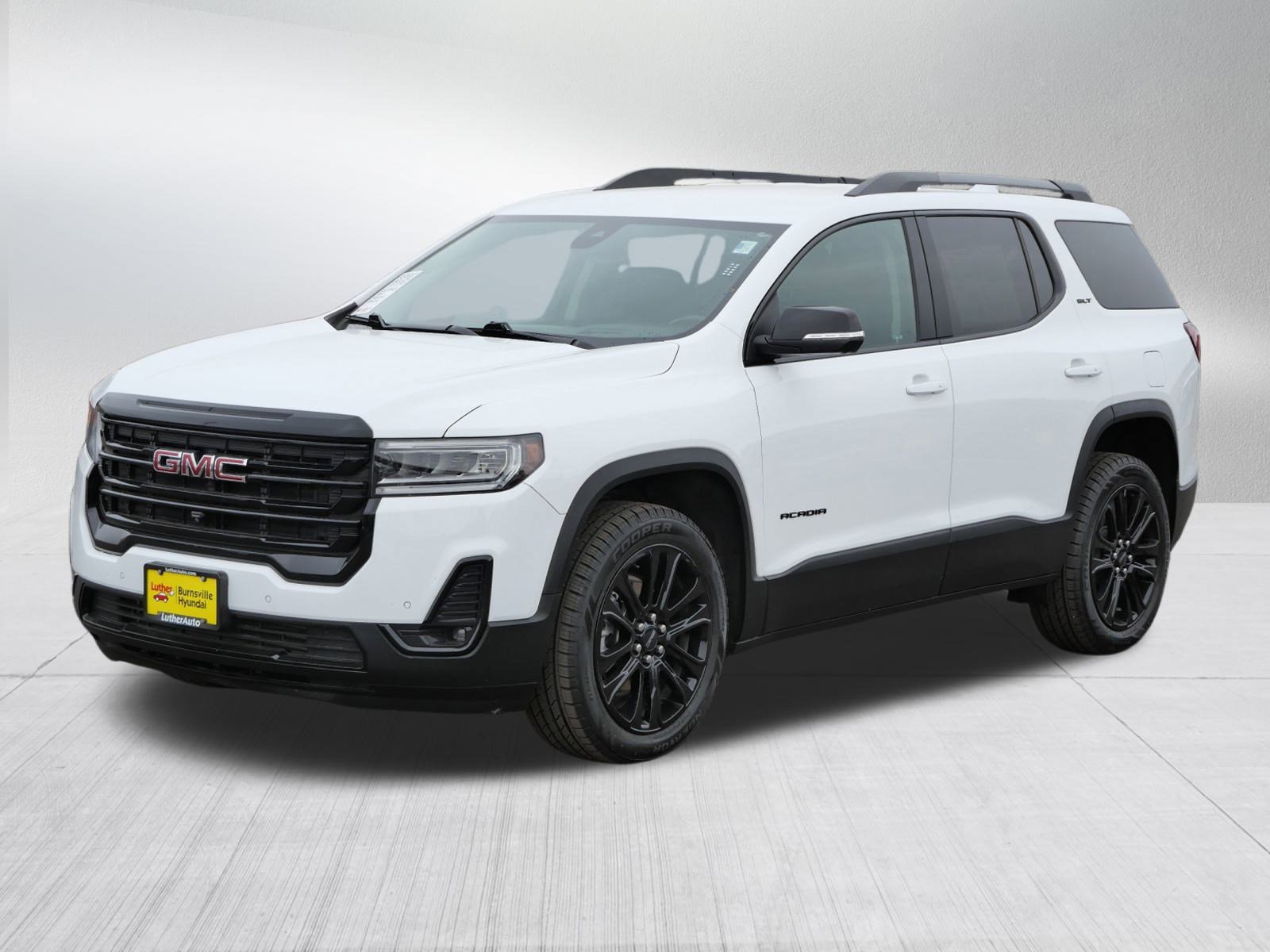 Used 2022 GMC Acadia SLT w/ Elevation Edition image 3