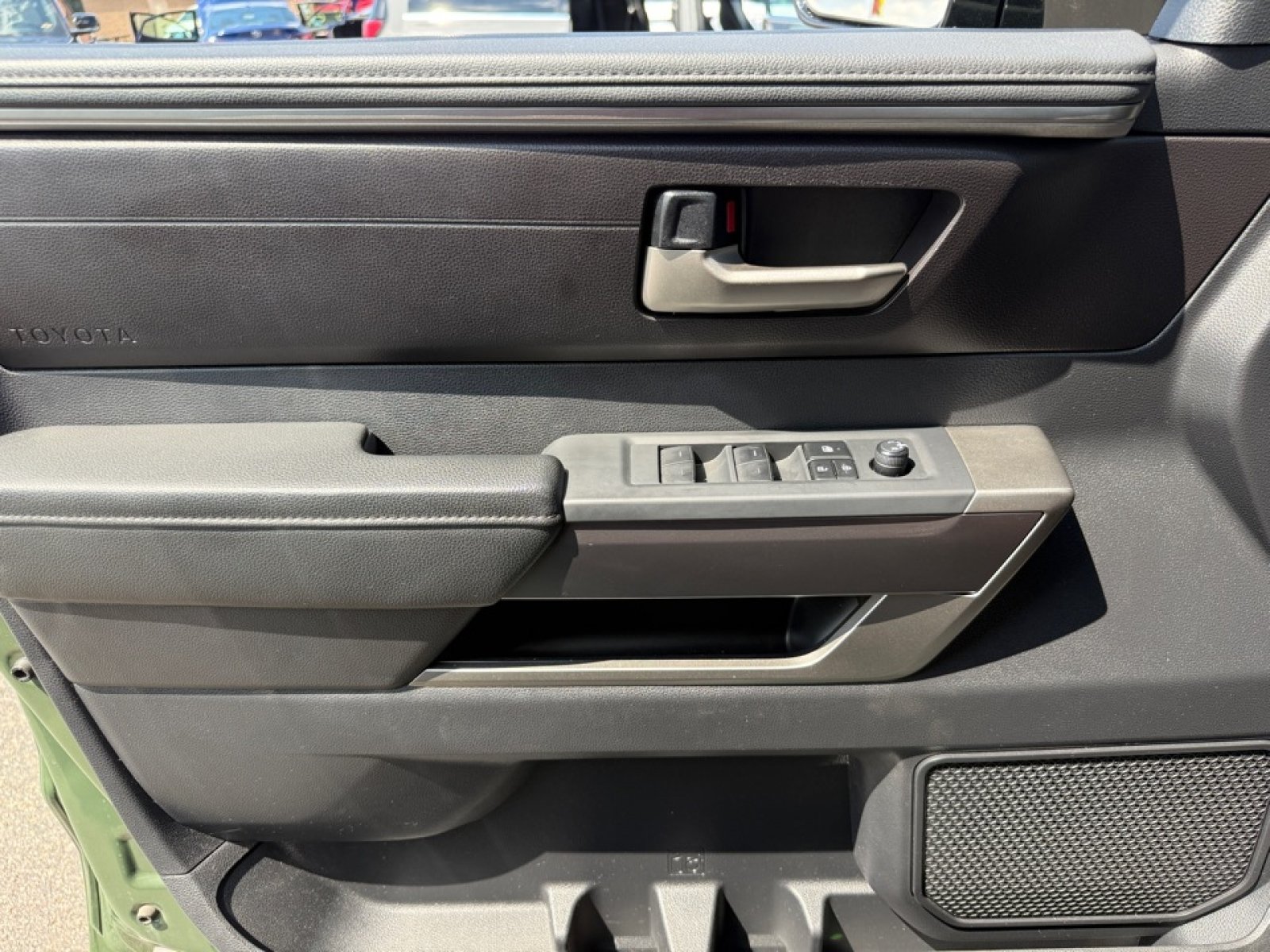 Used 2022 Toyota Tundra SR AWD/4WD image 33