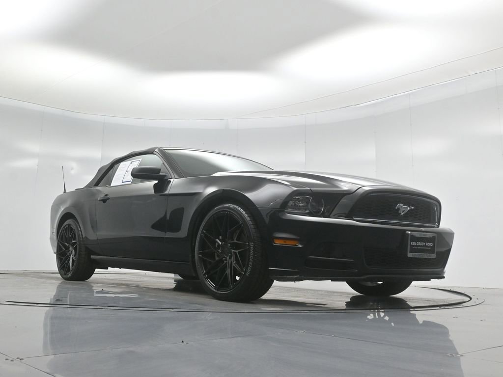 Used 2014 Ford Mustang Convertible w/ Equipment Group 102A image 41