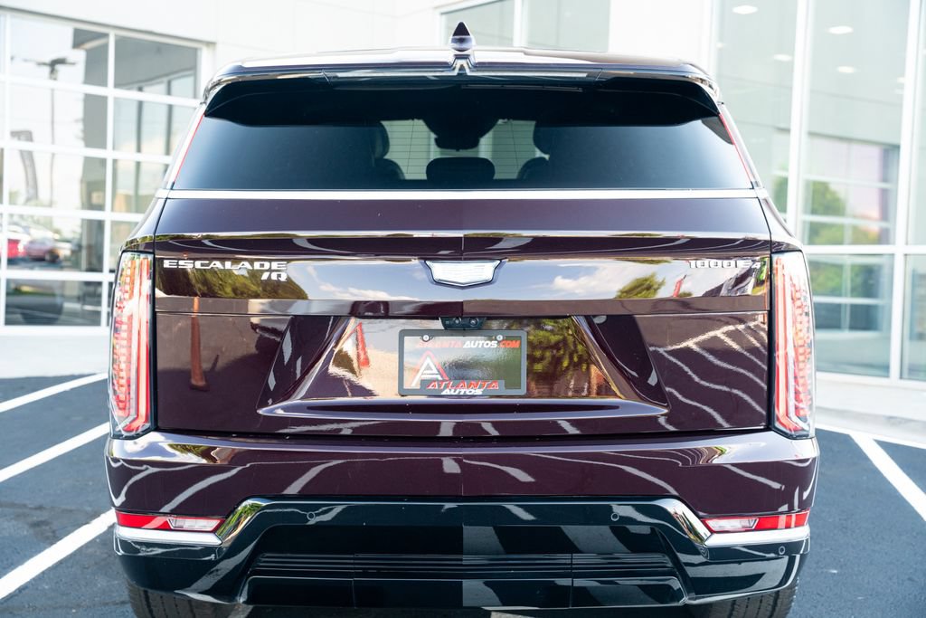 Used 2025 Cadillac Escalade IQ Luxury 2 w/ LPO, Premium Carpet Package AWD/4WD image 15