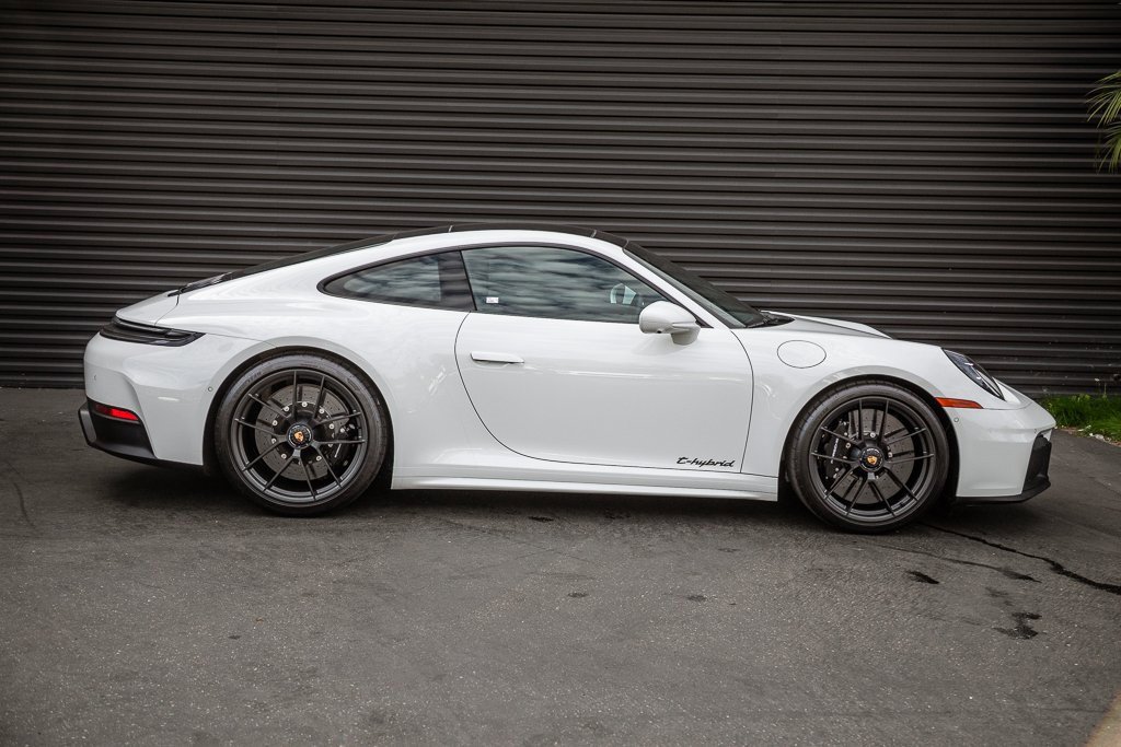 Certified 2025 Porsche 911 Carrera GTS image 10