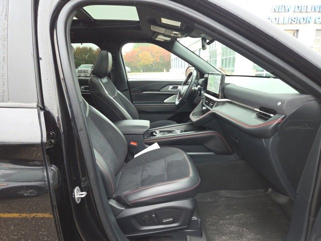 Certified 2025 Ford Explorer ST image 38