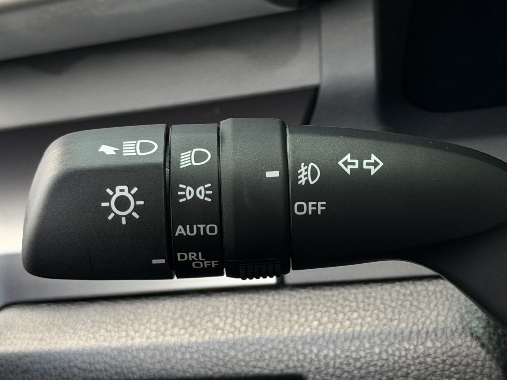 Used 2025 Toyota Tacoma SR5 AWD/4WD image 23