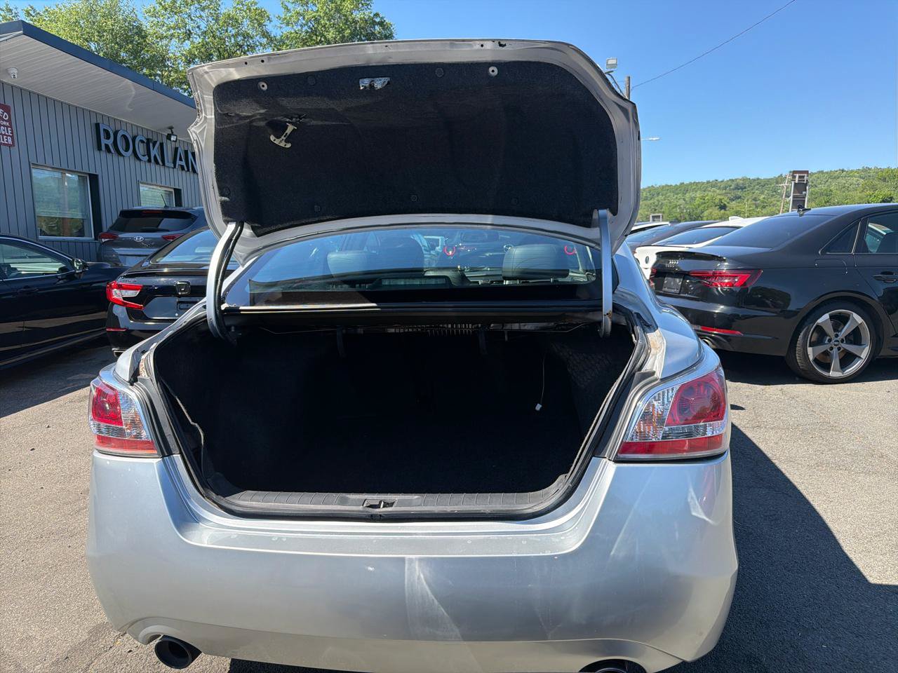 Used 2013 Nissan Altima 2.5 SL FWD image 11