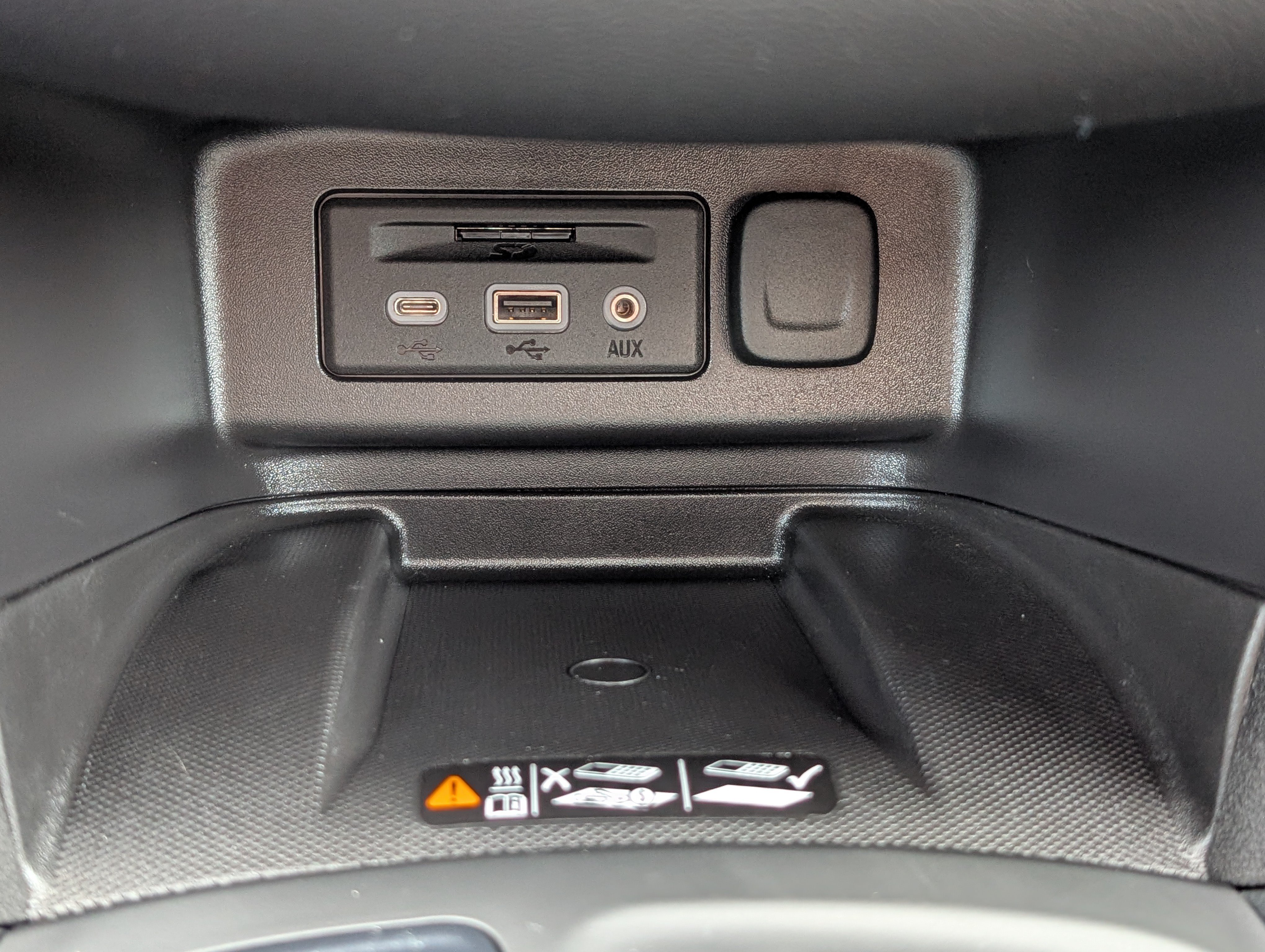 Used 2024 Chevrolet Equinox Premier AWD/4WD image 30