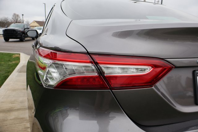 Used 2018 Toyota Camry XLE image 27