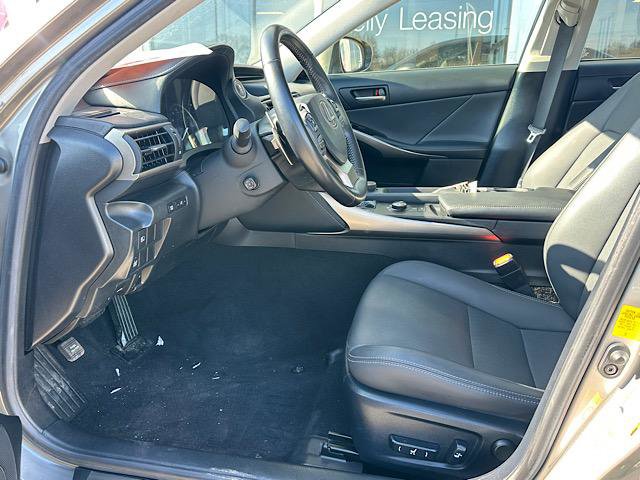 Used 2018 Lexus IS 300 AWD image 13