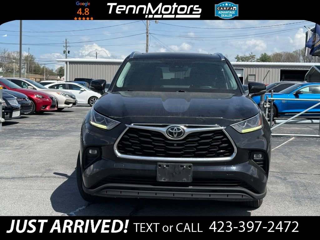Used 2021 Toyota Highlander Platinum image 2