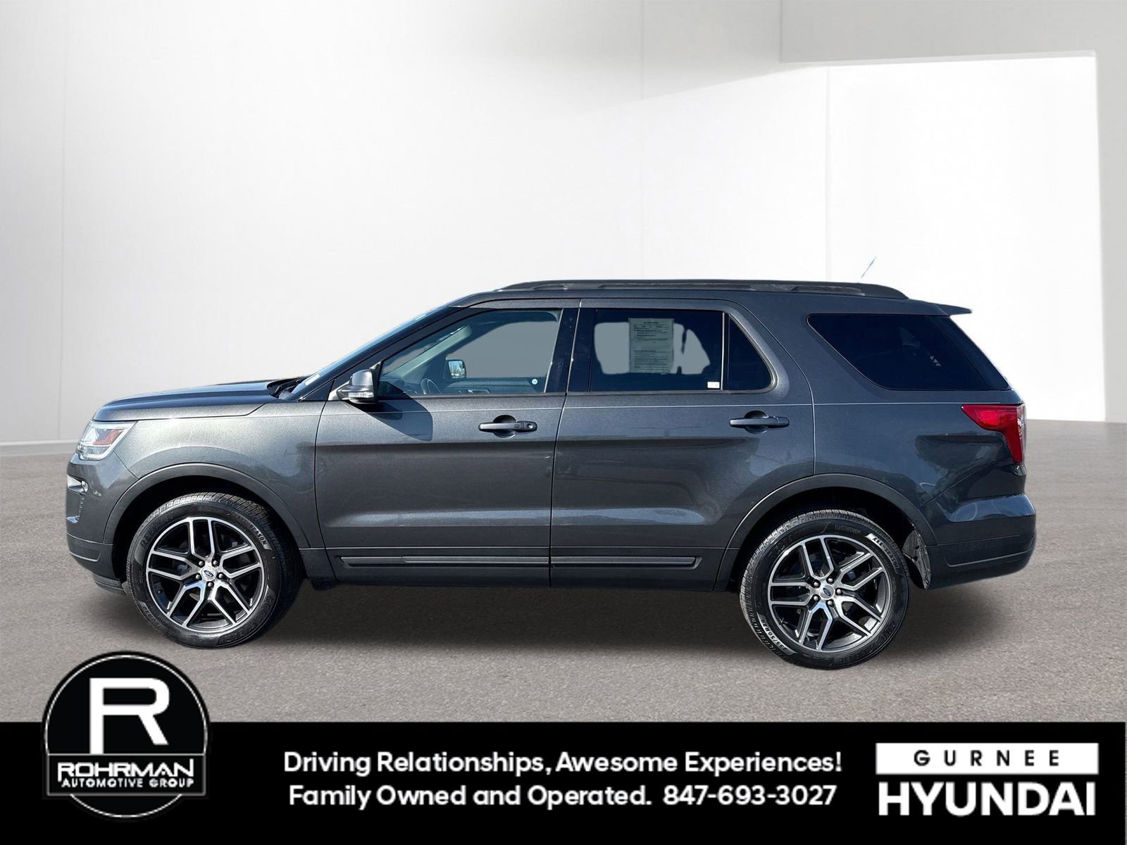 Used 2018 Ford Explorer XLT w/ Equipment Group 202A image 6