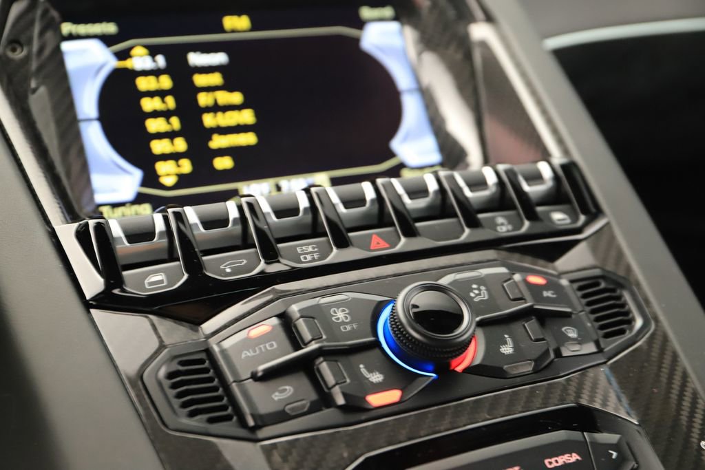 Used 2016 Lamborghini Aventador LP 750-4 Superveloce image 23