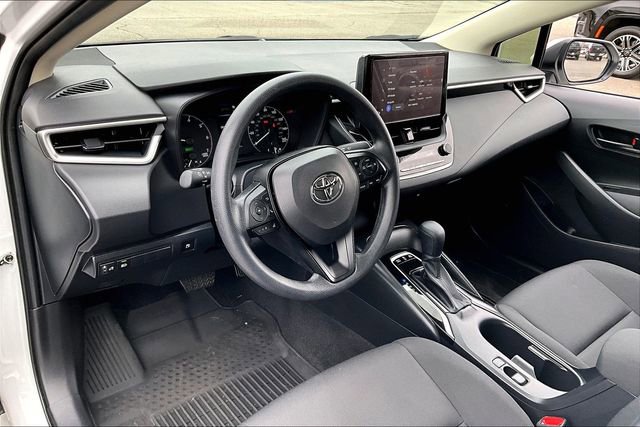 Used 2025 Toyota Corolla LE image 14