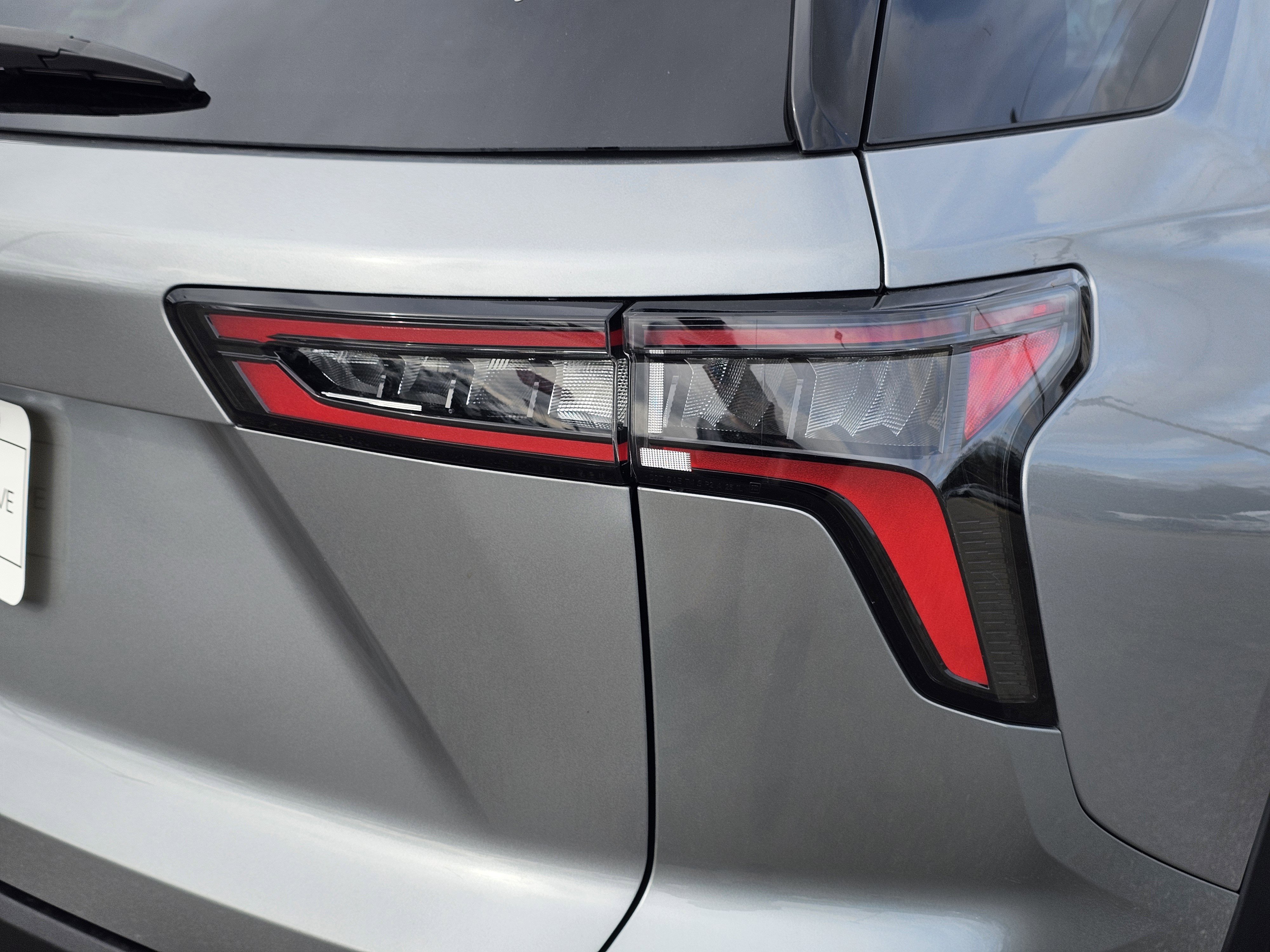 Used 2025 Chevrolet Equinox LT image 9