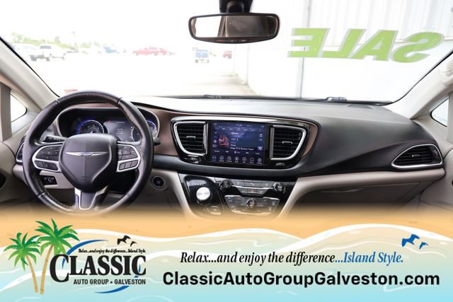 Used 2019 Chrysler Pacifica Touring-L Plus FWD image 32