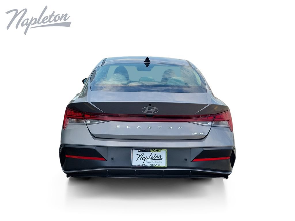 Used 2024 Hyundai Elantra Limited FWD image 4