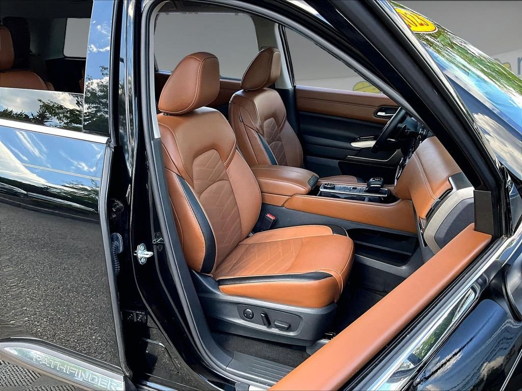 Certified 2023 Nissan Pathfinder Platinum AWD/4WD image 11