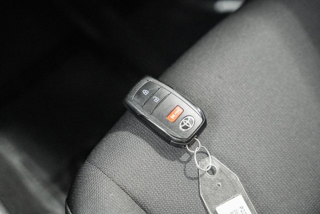 Used 2024 Toyota Corolla SE image 40