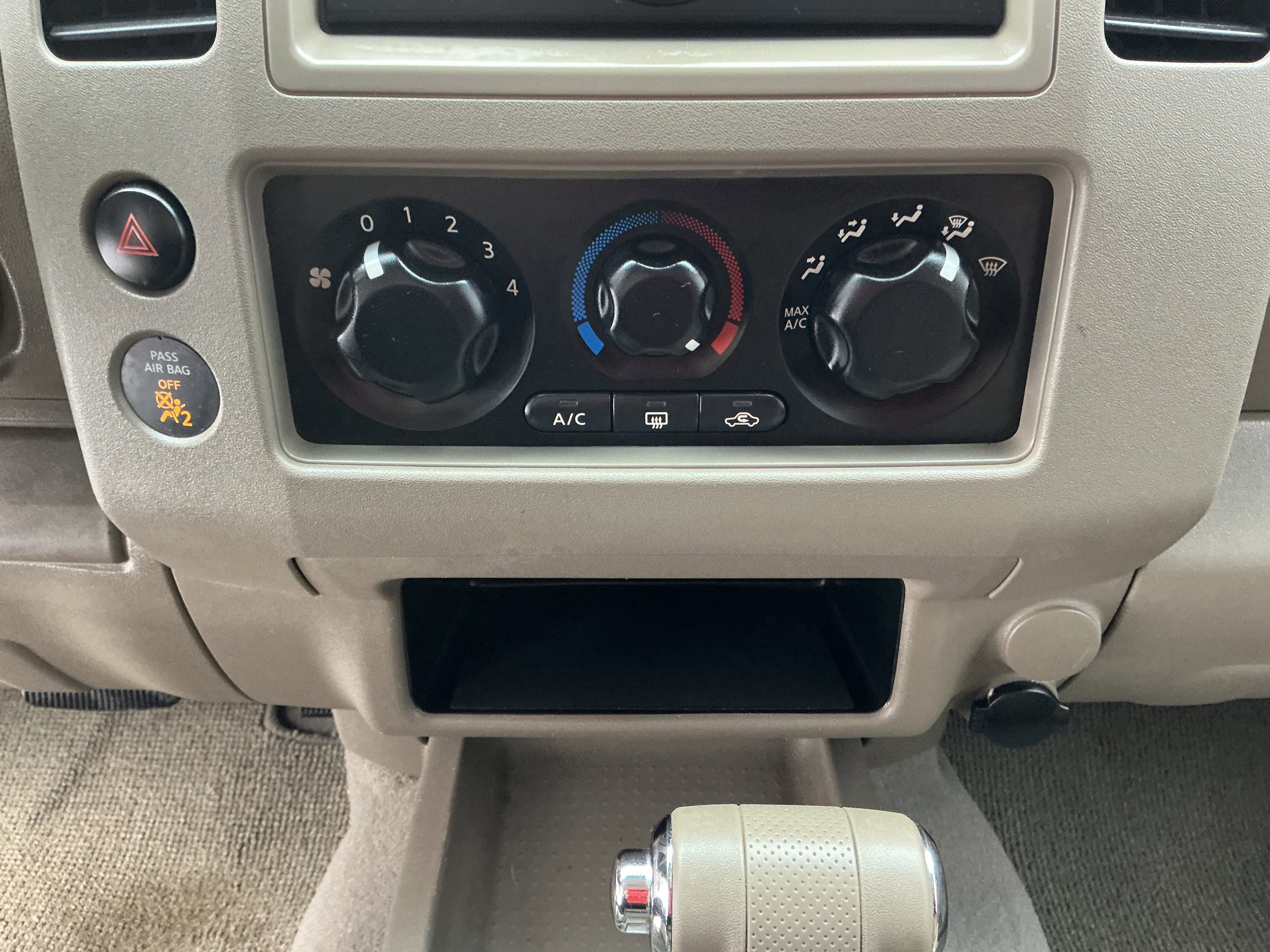 Used 2008 Nissan Frontier SE image 9