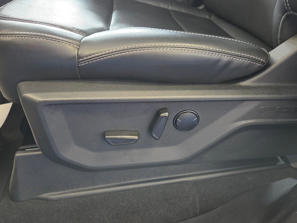 Used 2025 Ford Expedition Platinum w/ Driver's Package image 14