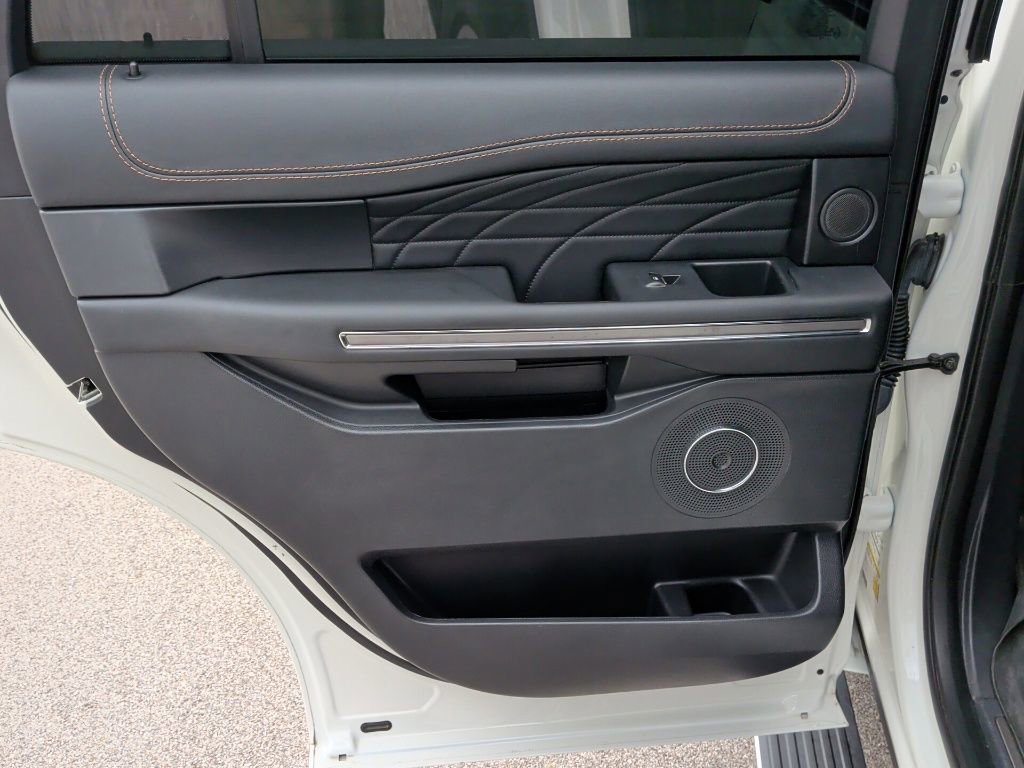 Used 2022 Ford Expedition Platinum RWD image 38
