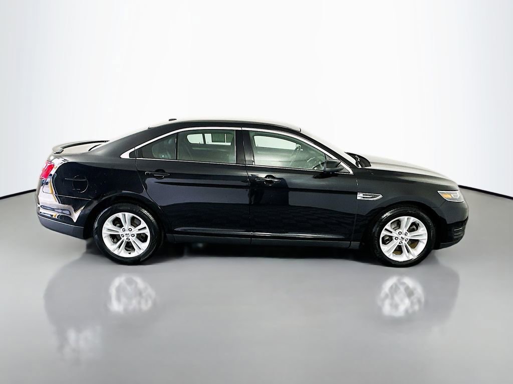 Used 2018 Ford Taurus SEL image 8