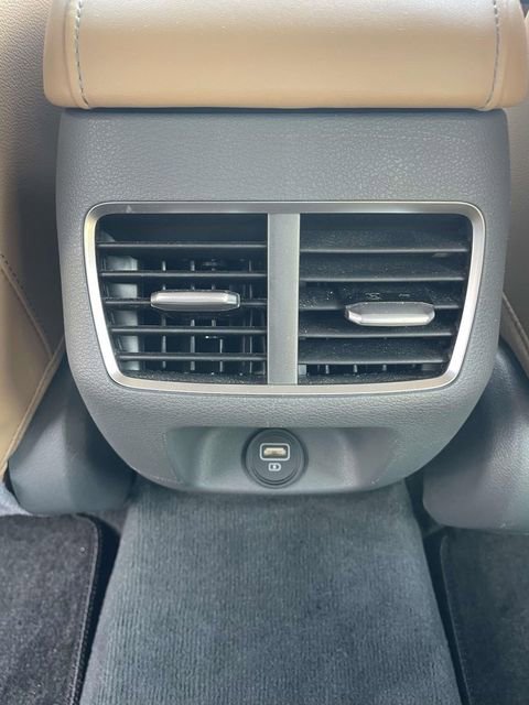 Used 2021 Hyundai Sonata Limited w/ Preferred Accessory Package FWD image 12