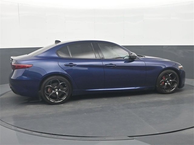 Used 2019 Alfa Romeo Giulia Base image 8