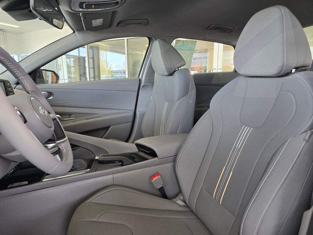 New 2026 Hyundai Elantra Sport FWD image 17
