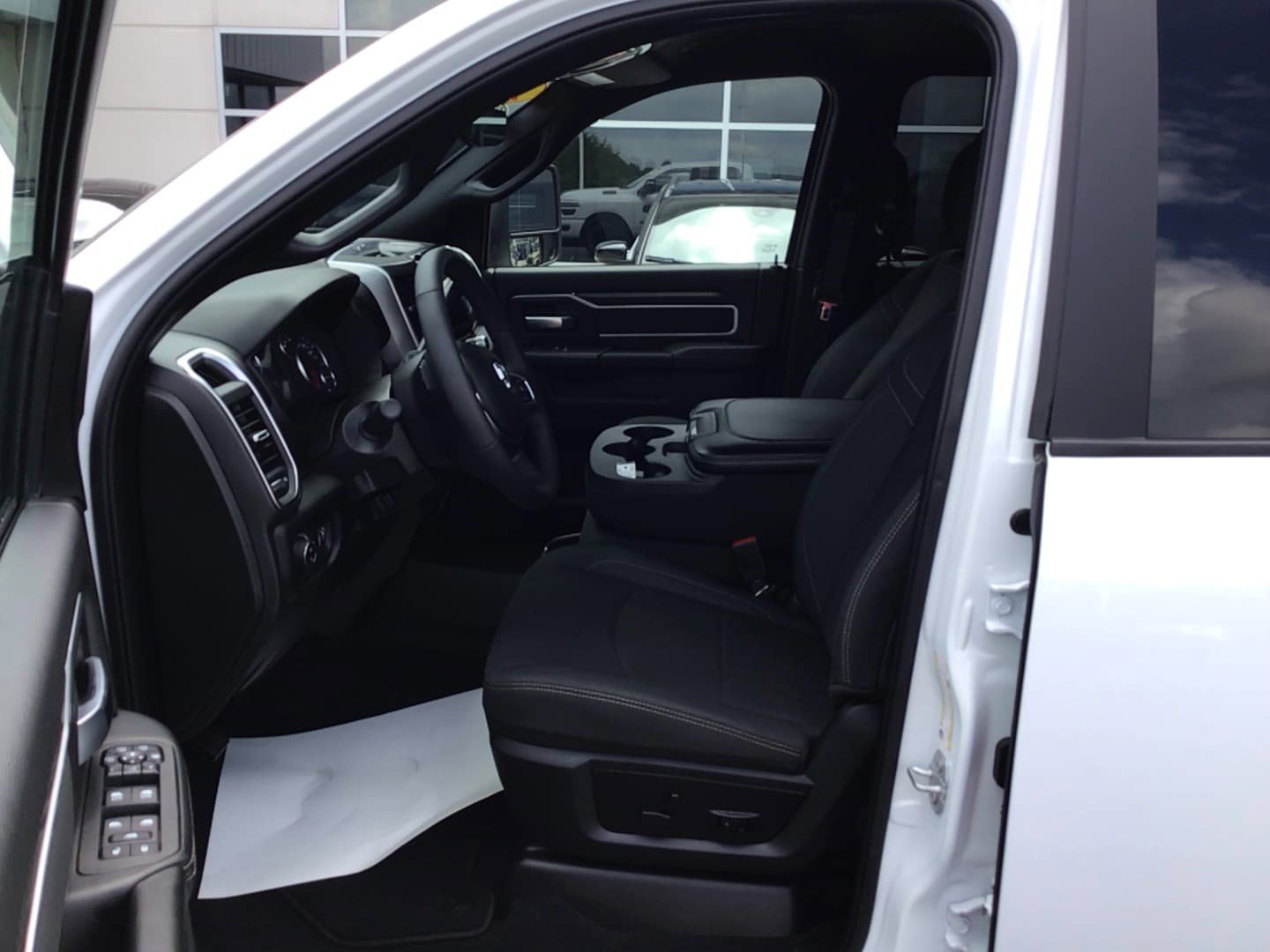 Certified 2025 RAM 2500 Big Horn AWD/4WD image 10