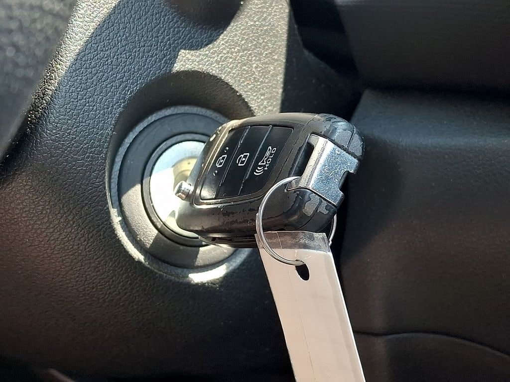 Used 2022 Hyundai Kona SE FWD image 23