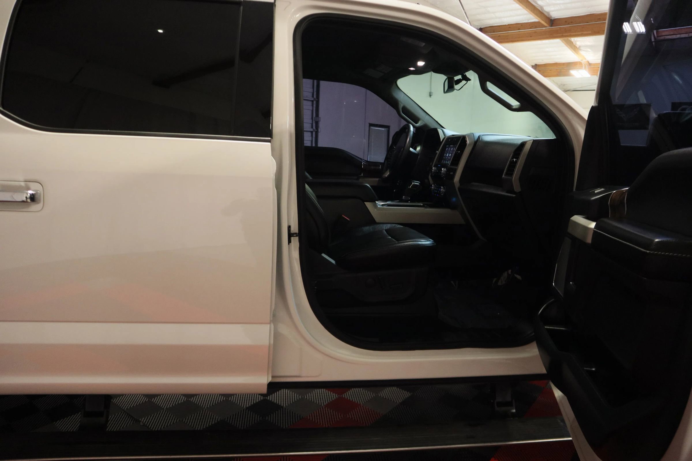 Used 2019 Ford F150 Lariat w/ Equipment Group 502A Luxury image 20