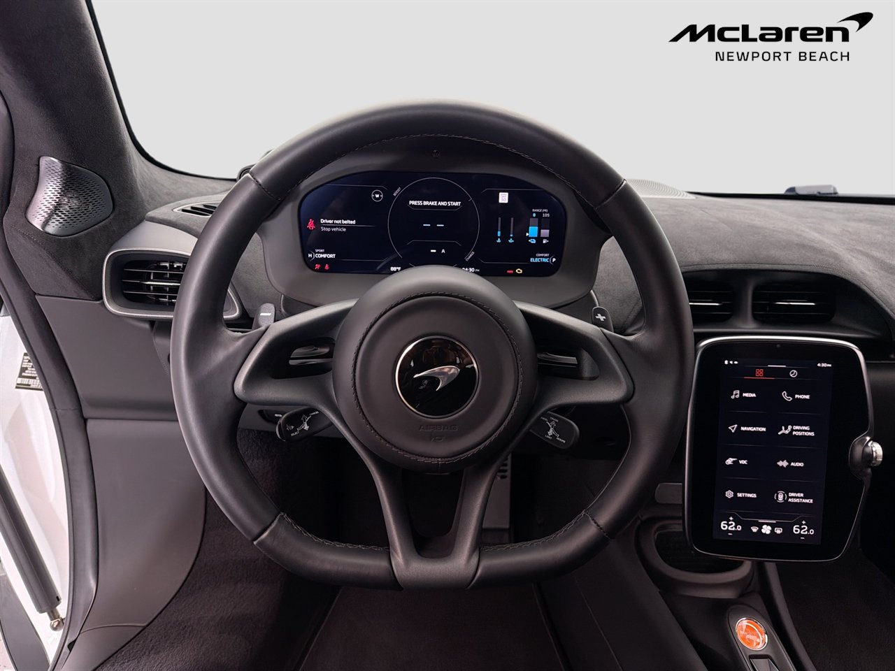 Used 2025 McLaren Artura RWD image 32