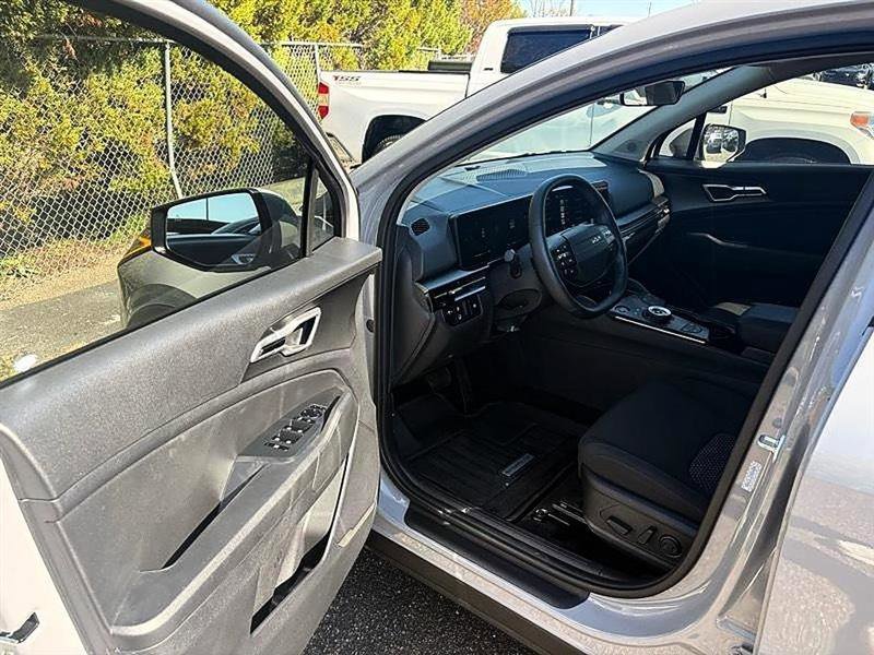 Used 2026 Kia Sportage S AWD/4WD image 16