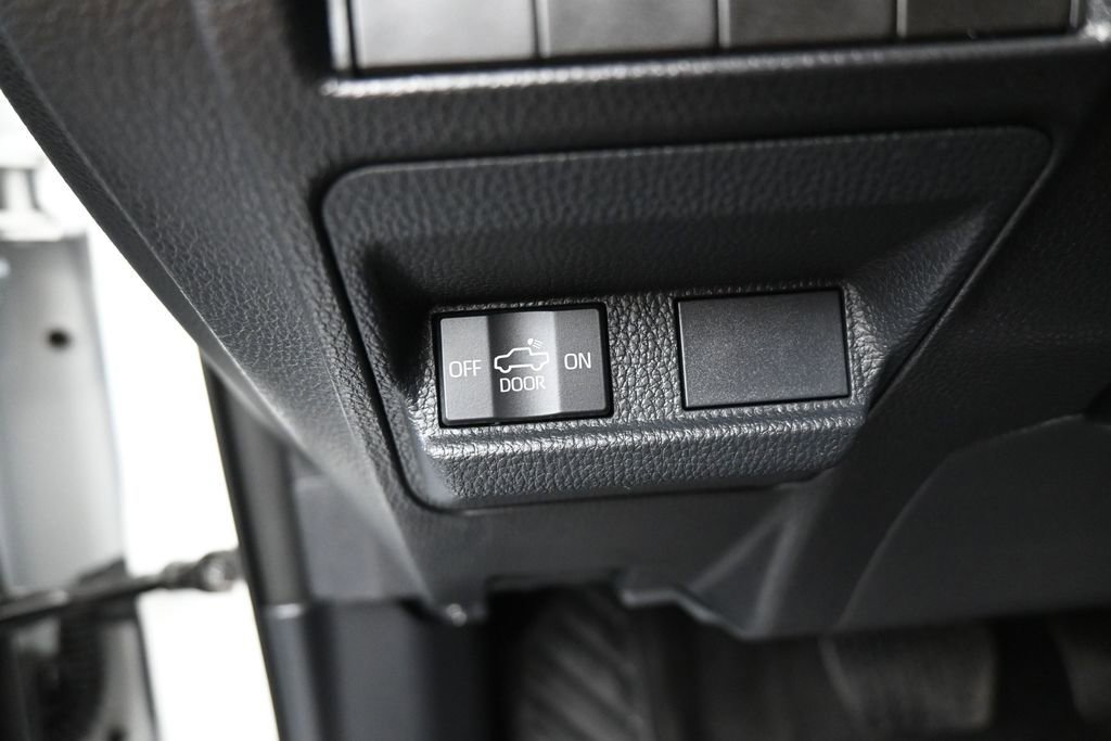 Used 2024 Toyota Tacoma SR AWD/4WD image 33