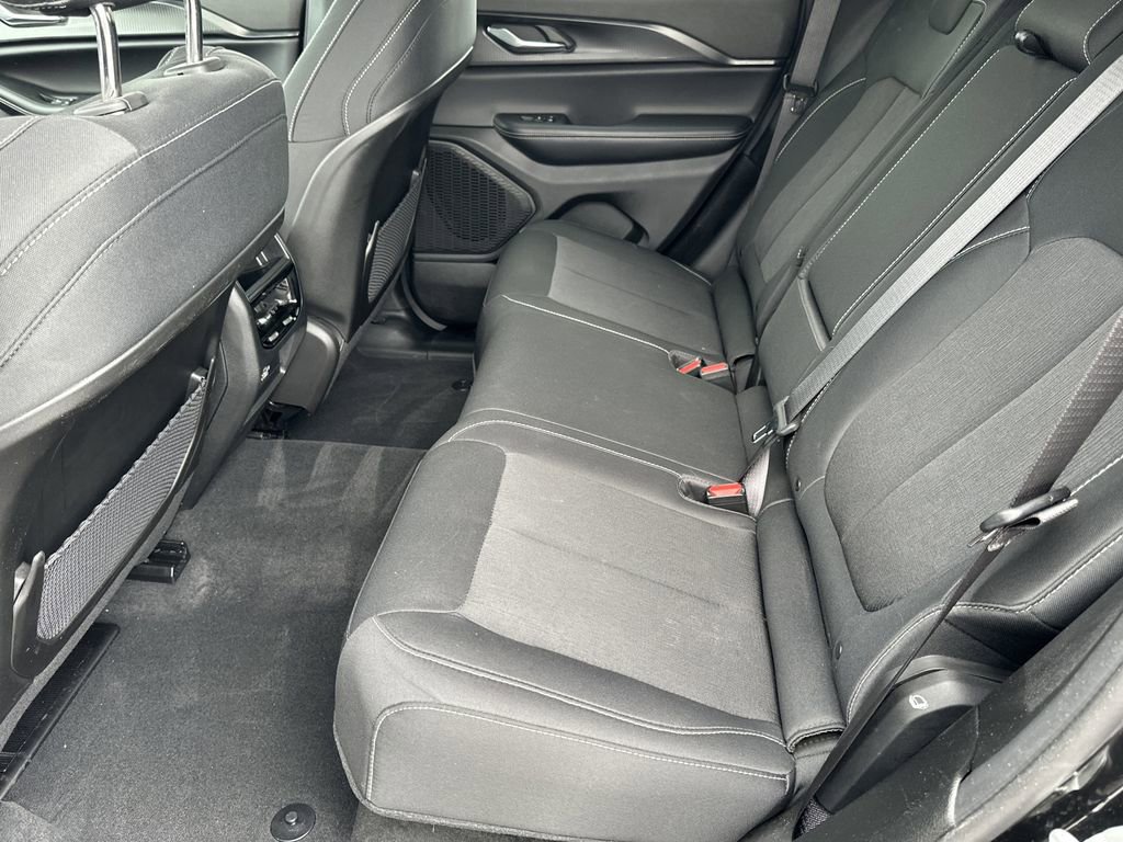 Certified 2025 Jeep Grand Cherokee Laredo X w/ Trailer Tow Package image 15