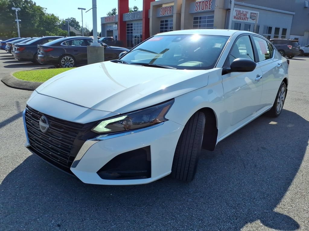 Certified 2025 Nissan Altima 2.5 S FWD image 18