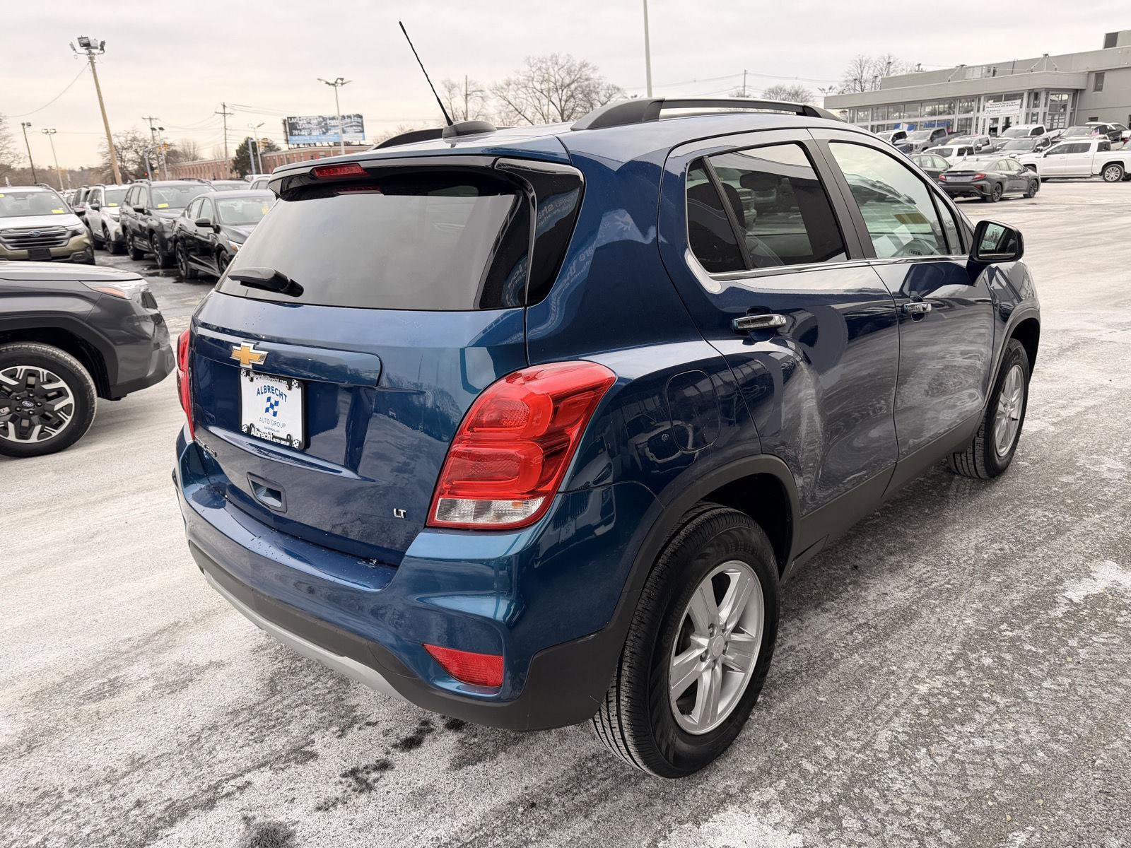 Used 2020 Chevrolet Trax LT w/ LT Convenience Package image 5
