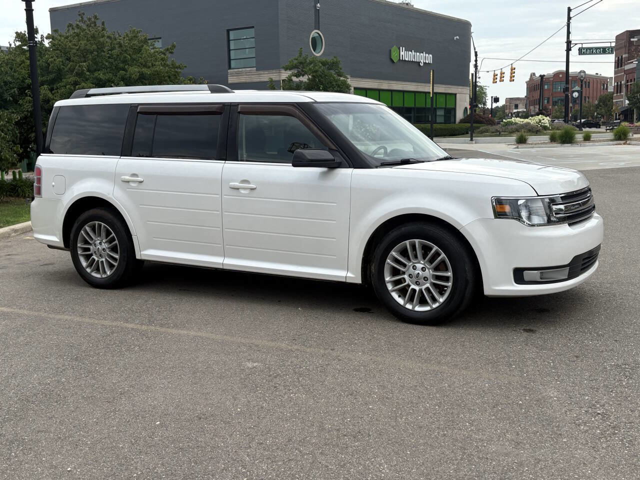 Used 2013 Ford Flex SEL w/ Class III Trailer Tow Pkg image 8